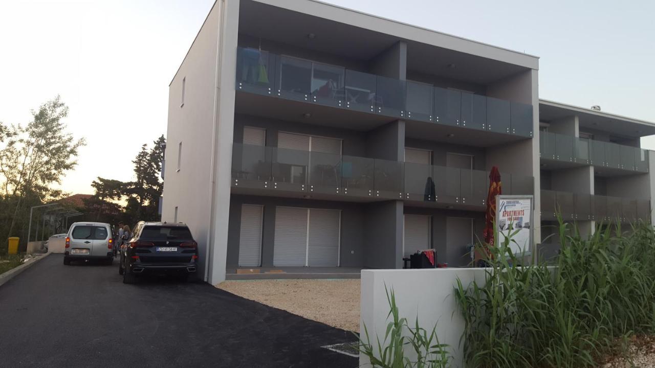 Apartmani Zdrijac Нин Экстерьер фото